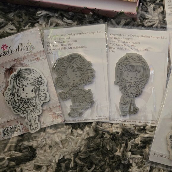 🌸 Polkadoodles Winnie Sugar Blossom Stamp & Paper Kit - Picture 4 of 5